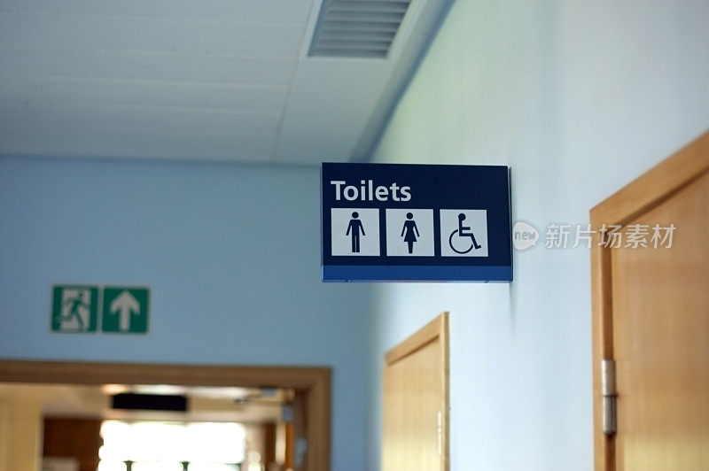 医院走廊厕所标志