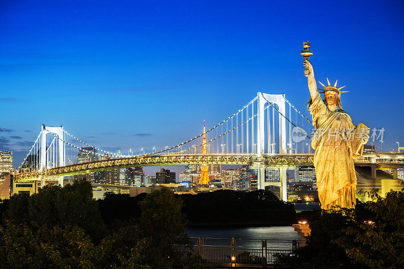 自由女神像，彩虹桥和东京塔