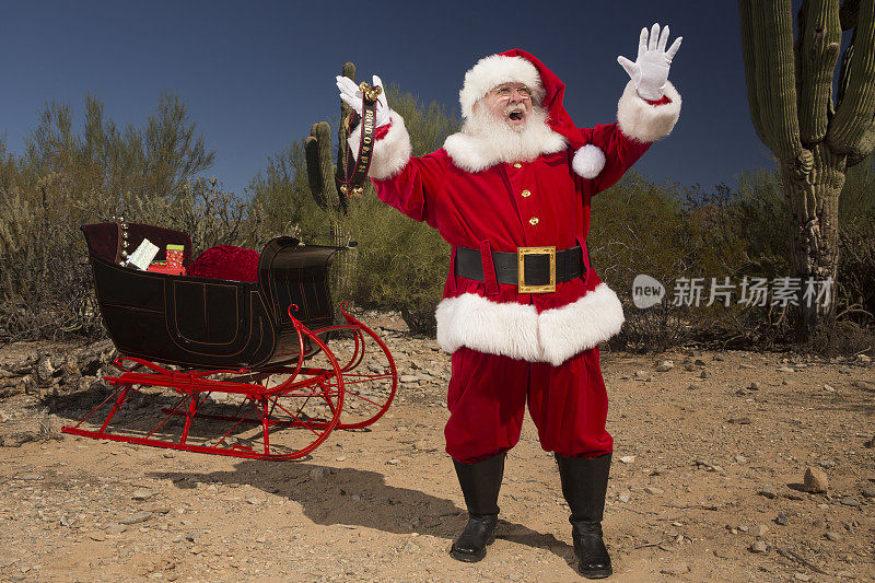 真正的圣诞老人对着驯鹿大喊大叫的照片不见了