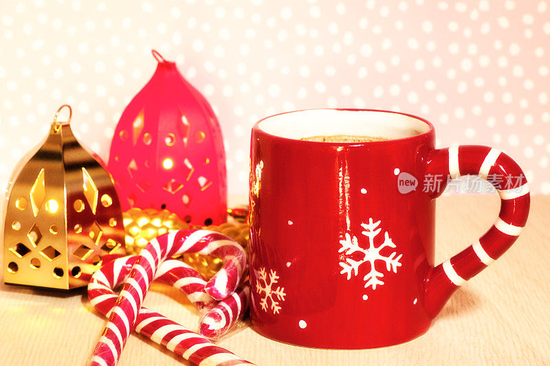 圣诞咖啡和装饰品
