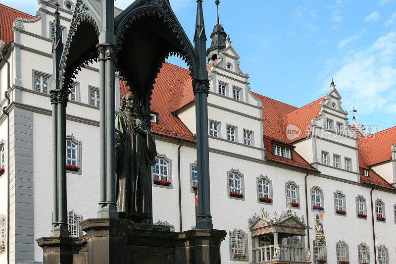 德国路德施塔特·威滕伯格市政厅和菲利普·梅兰松雕像