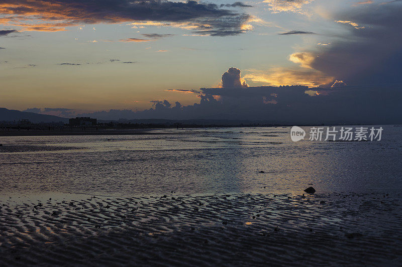 阿曼海滩上的日落
