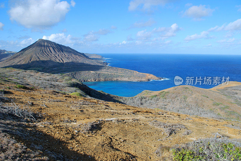 瓦胡岛的哈瑙马湾和科科岬火山口。