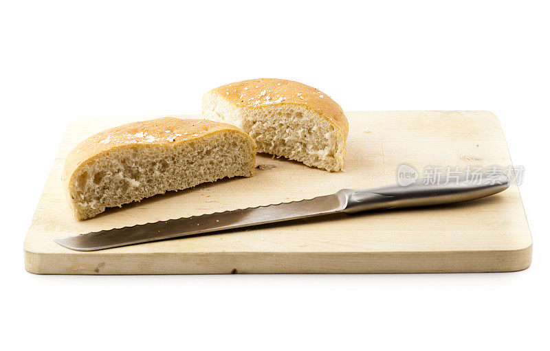 切菜板上的意大利佛卡夏面包