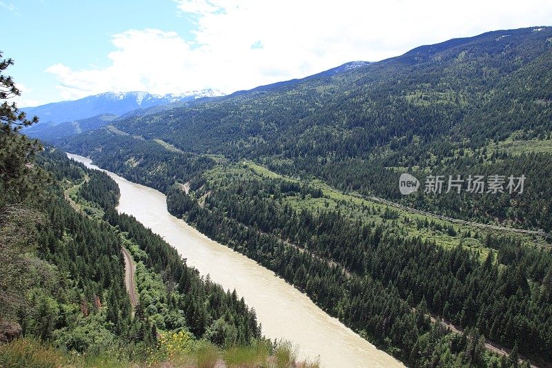 弗雷泽河从蠢驴山往南看，利顿，bc