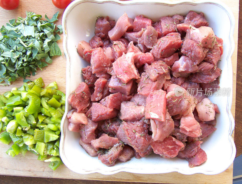 准备菜炖牛肉