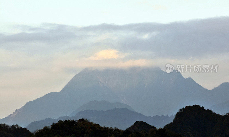 青城山