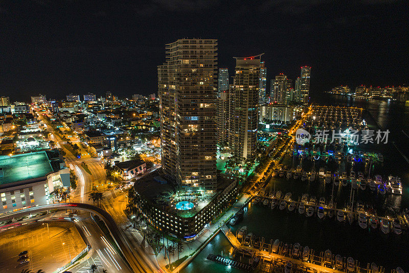 迈阿密海滩第五街码头和高层公寓