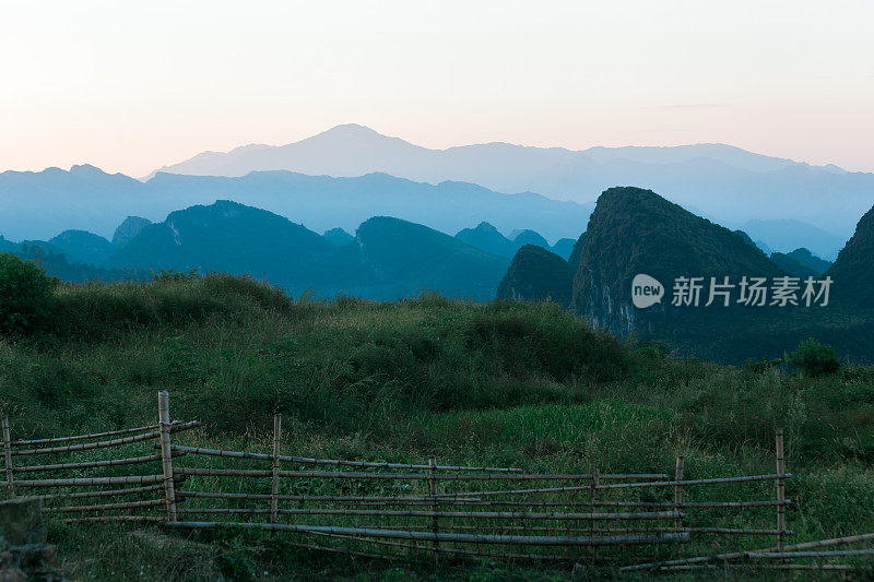 美丽的喀斯特山景观