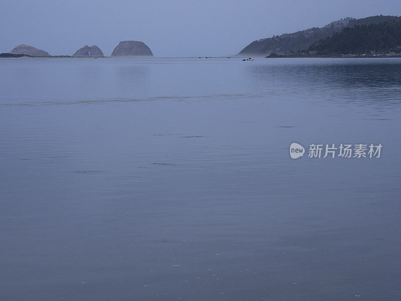 干草堆岩，坎农海滩，俄勒冈州