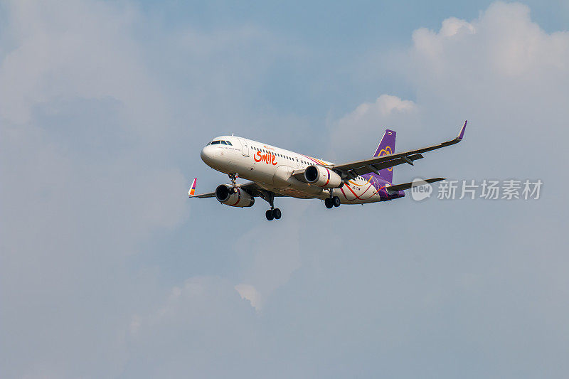 泰国航空公司的飞机在清迈国际机场降落