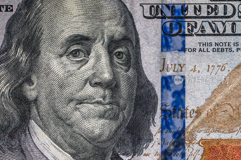 本杰明·富兰克林出现在100美元钞票上