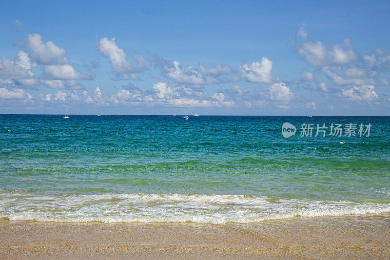 夏日海滩和大海