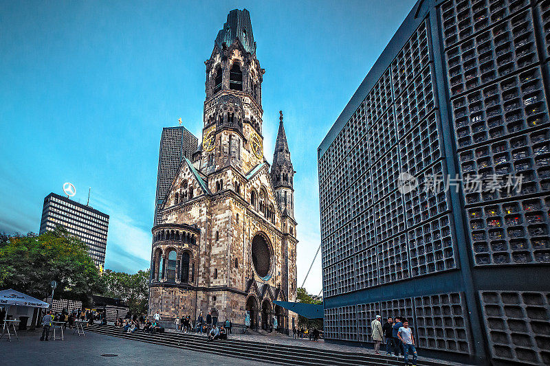 德国柏林，德皇威廉纪念教堂，在二战中被摧毁的教堂