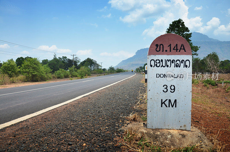 里程碑去DONTALAD在Pakse在Champasak，老挝