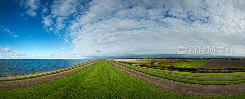 福里斯兰哈林根海堤的全景图。荷兰