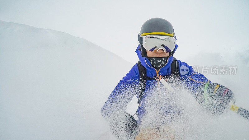 人滑雪