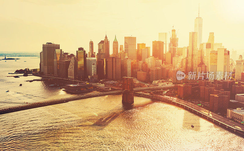 纽约东河上的布鲁克林大桥