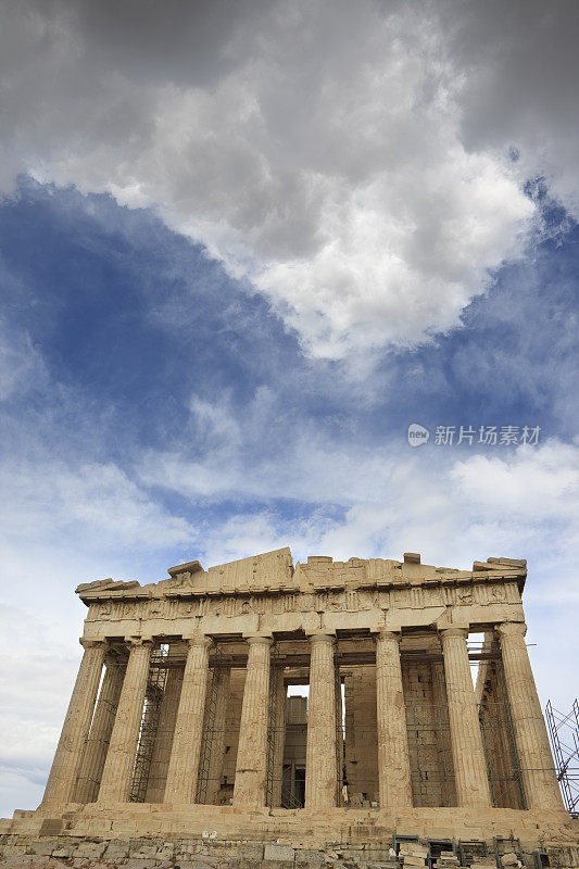 希腊上空的乌云