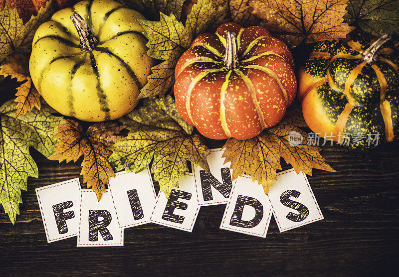 秋天的感恩节安排与朋友短信