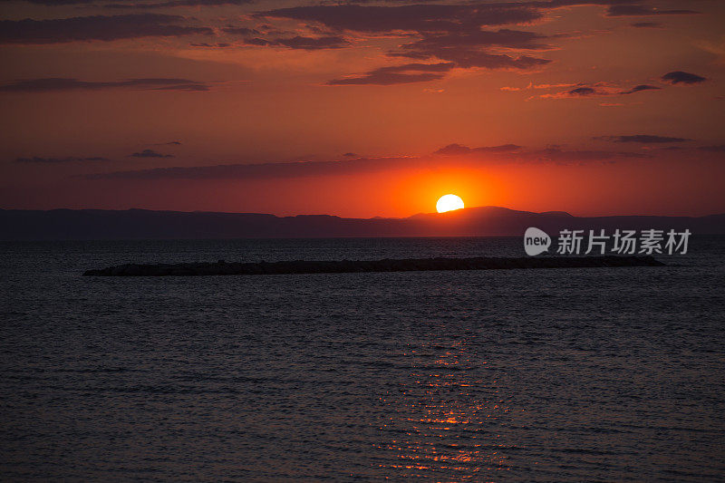 土耳其阿瓦利克巴利克希尔，爱琴海海岸附近的码头港口