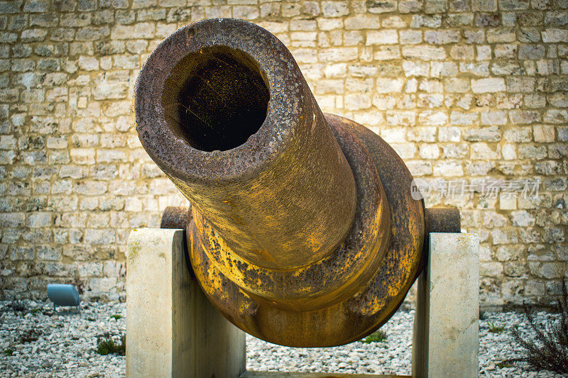 马耳他历史遗迹的传统铁炮