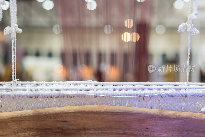 传统织布机复古风格是老挝和泰国用自制茧子织造泰国丝绸的工具