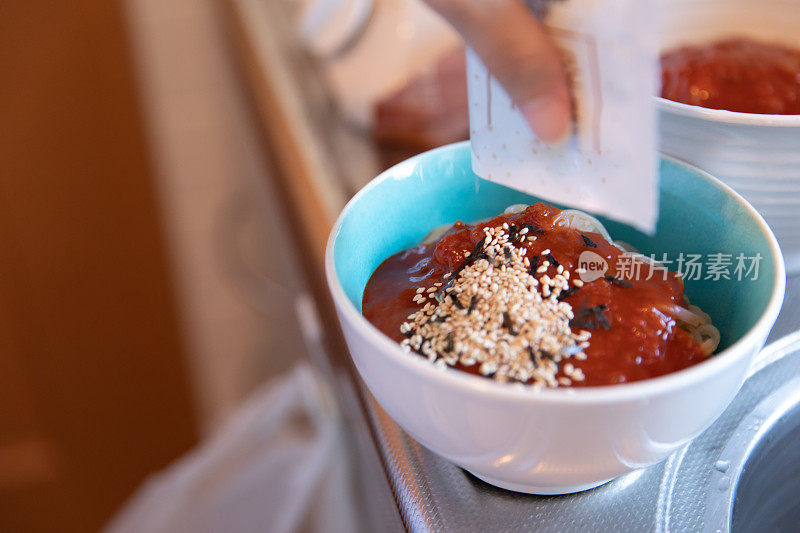 烹饪韩国Naengmyeon