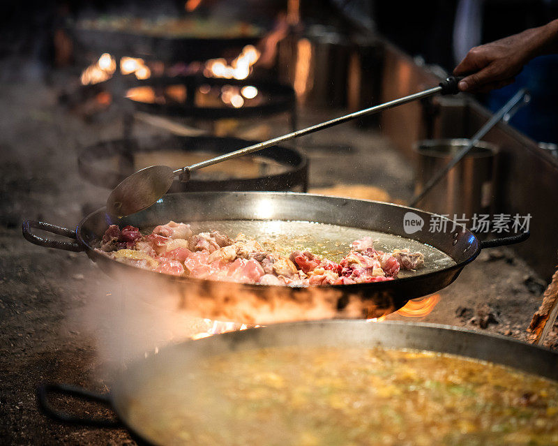 使传统的肉菜饭