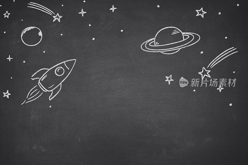 商业创业概念与宇宙飞船在黑板上