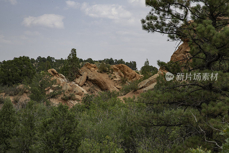 极端地形的高大结构从花园南部的神砂岩形成