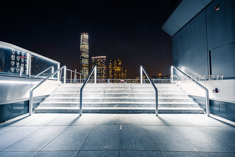 空瓷砖地板与香港城市景观背景