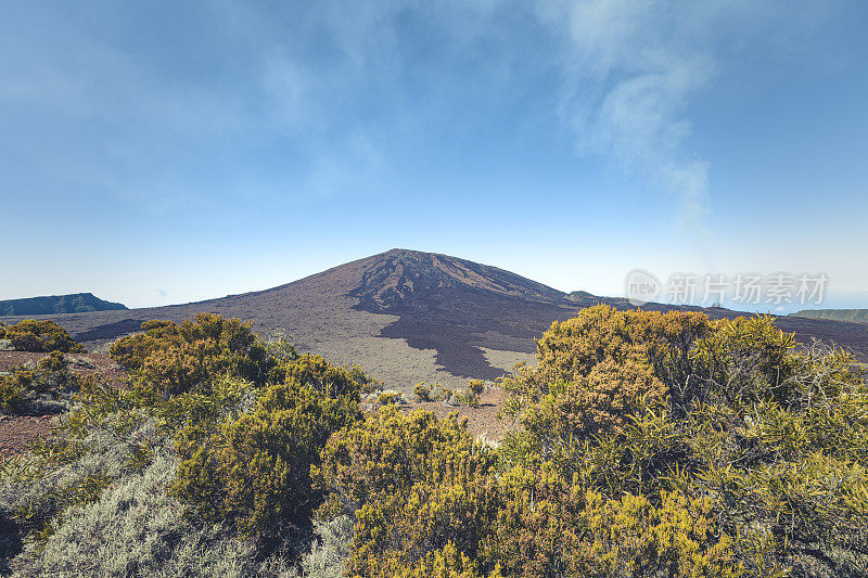 留尼旺岛的活火山