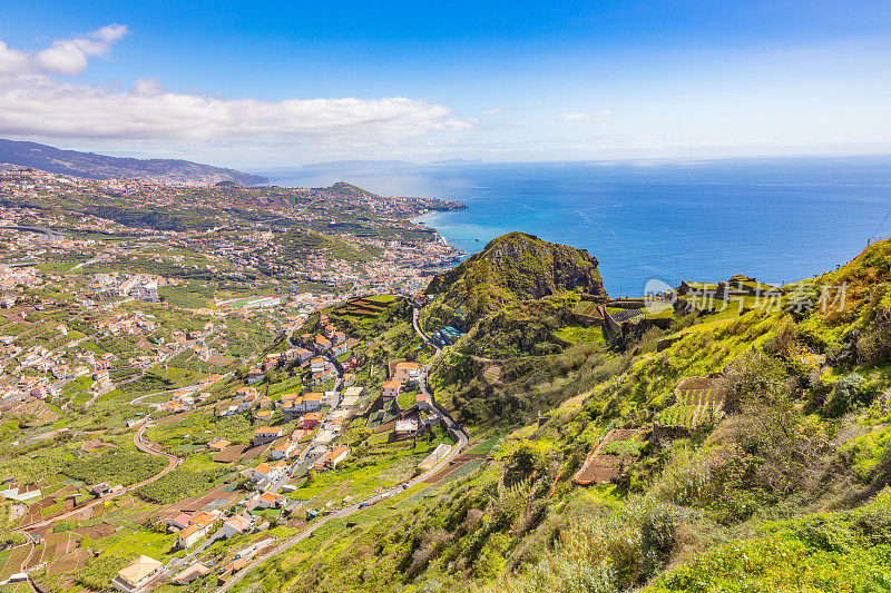 朝向Funchal的马德拉岛