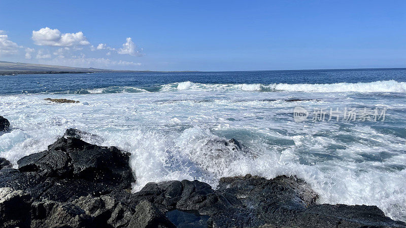 夏威夷海岸波涛汹涌