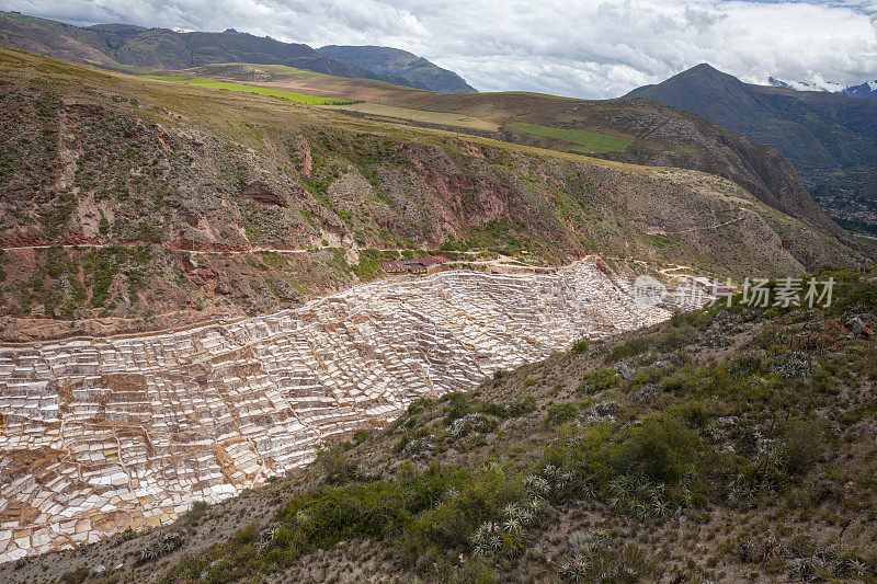 马拉斯盐矿和梯田，圣谷，秘鲁