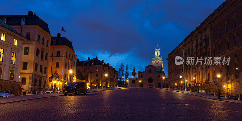夜晚的城市街道。斯德哥尔摩。瑞典