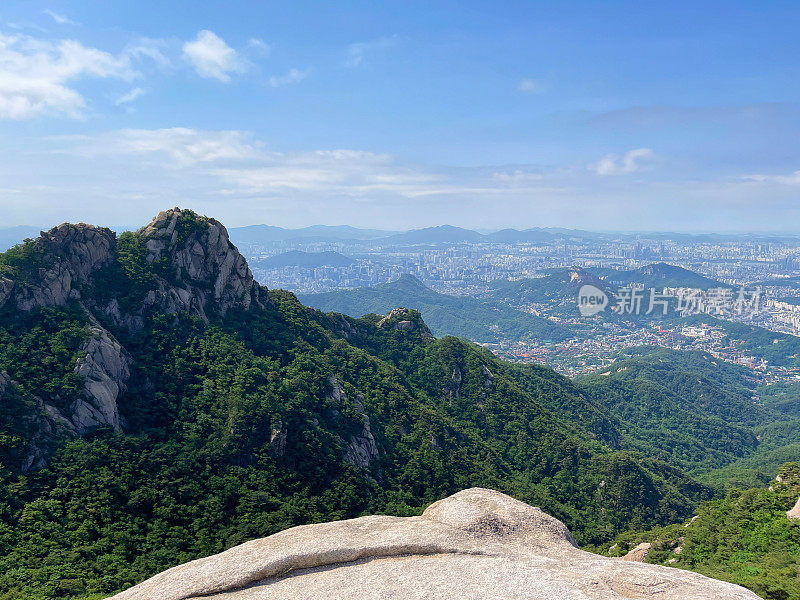 夏季首尔北汉山国立公园