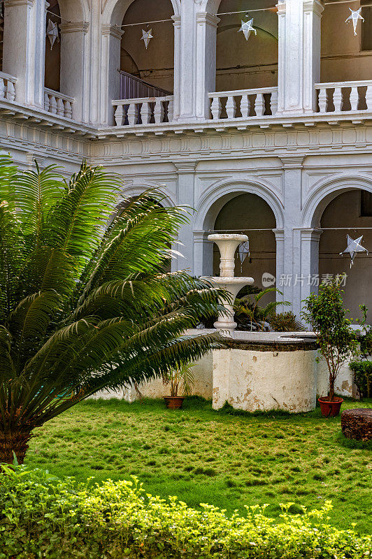 印度果阿邦耶稣诞生大殿的花园