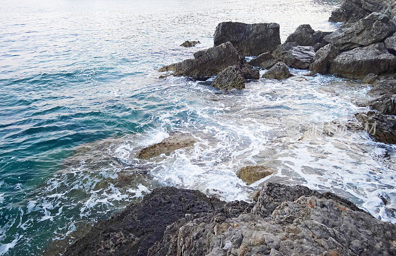 岩石海滩