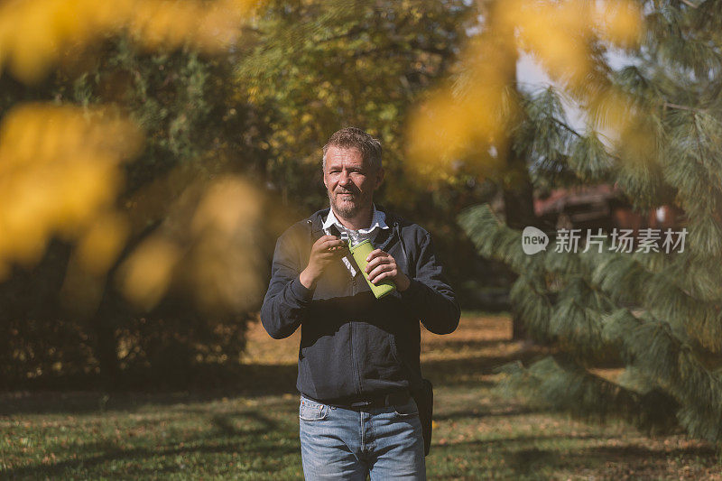 可重复使用的水瓶