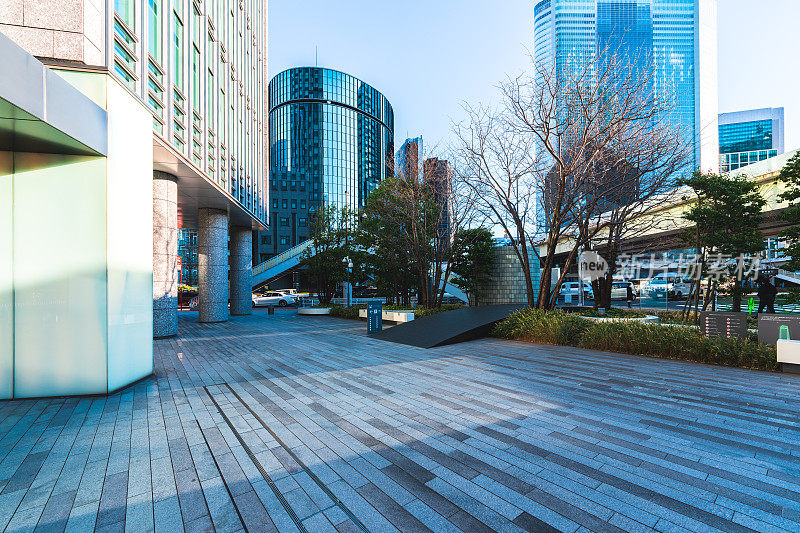 东京盐沼的摩天大楼和办公园区