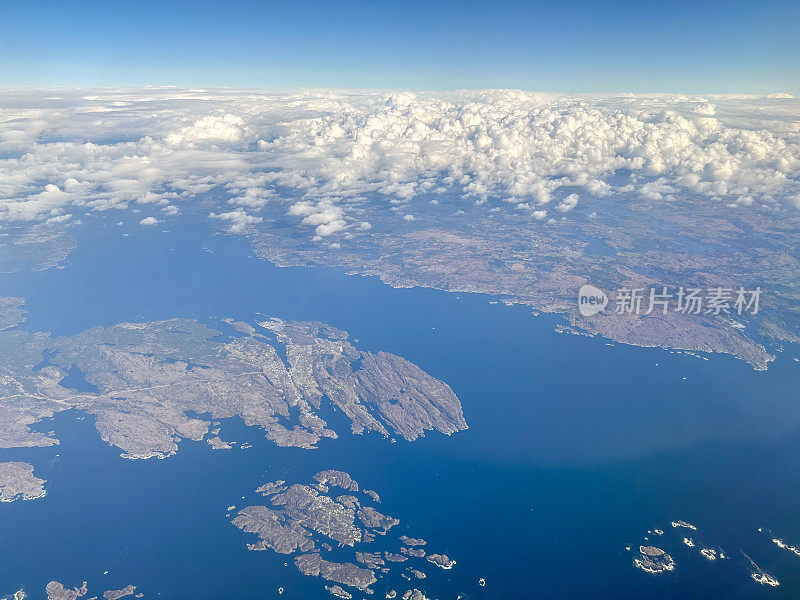 挪威西海岸斯塔万格和卑尔根之间的海岸峡湾鸟瞰图