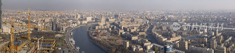 令人惊叹的全景从摩天楼在莫斯科城市的商业