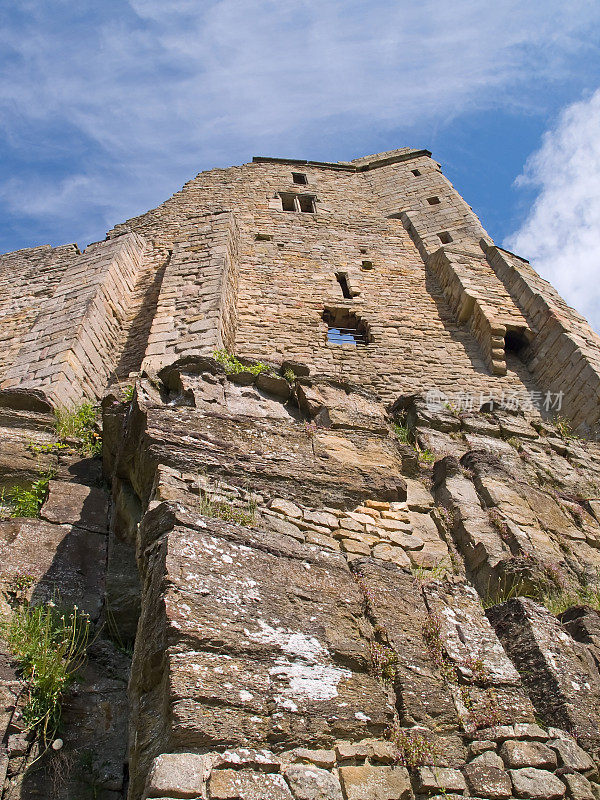 巴纳德城堡陡峭的悬崖面