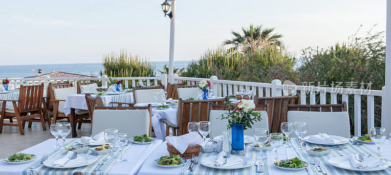 餐厅餐桌