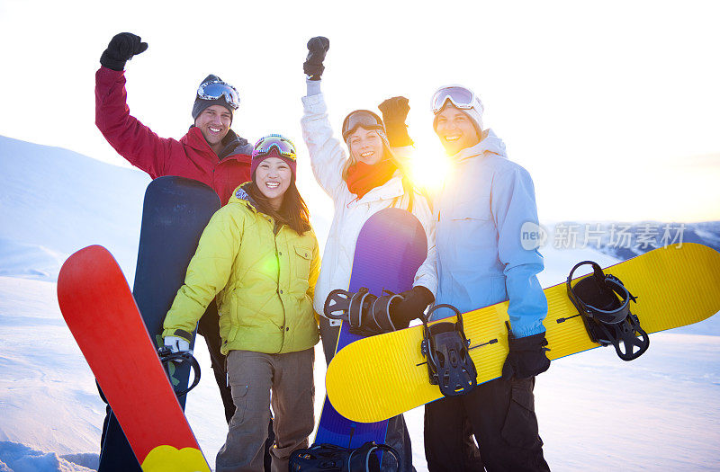 极限滑雪板享受冬天
