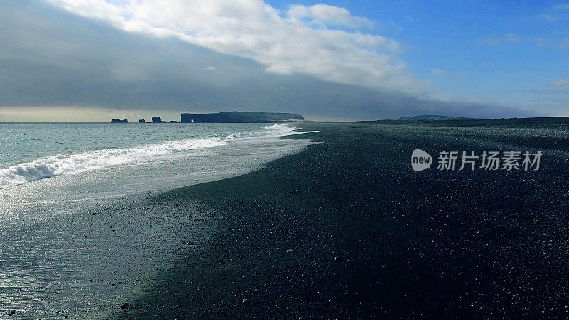 冰岛的黑沙滩