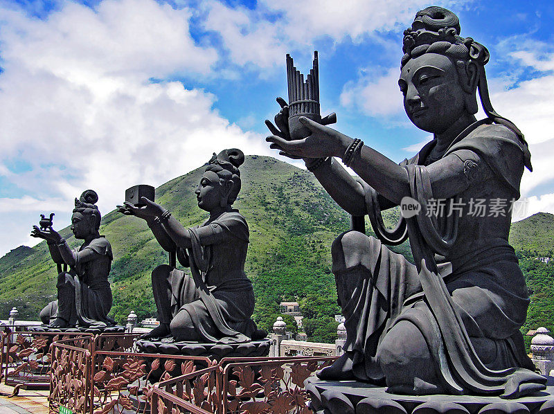 香港大屿山昂坪的佛教造像