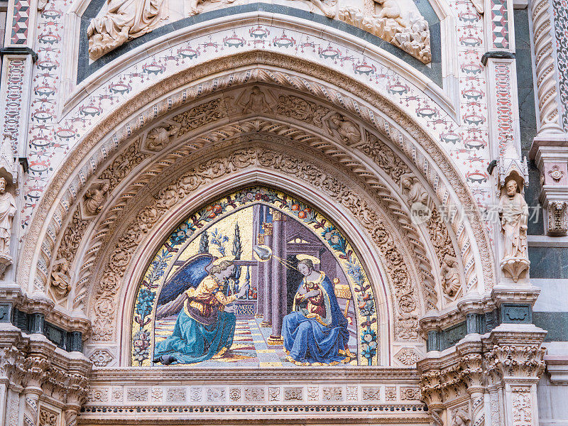 意大利佛罗伦萨大教堂曼多拉门上的通告